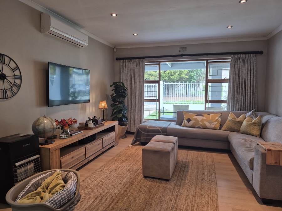 4 Bedroom Property for Sale in Panorama Western Cape